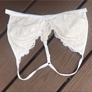 white lace bralette!!